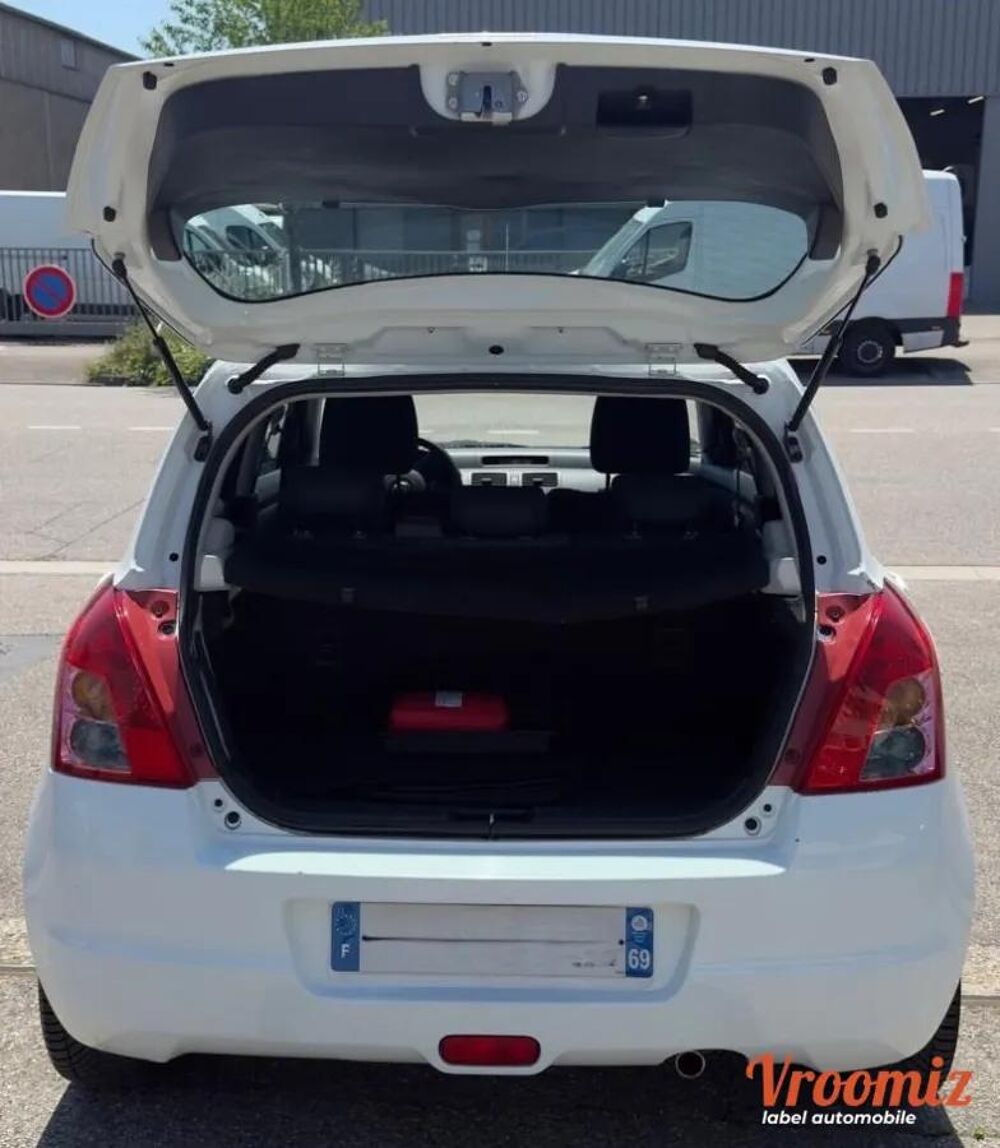 Swift 1.3 VVT 90 GLX 2010 occasion 69680 CHASSIEU