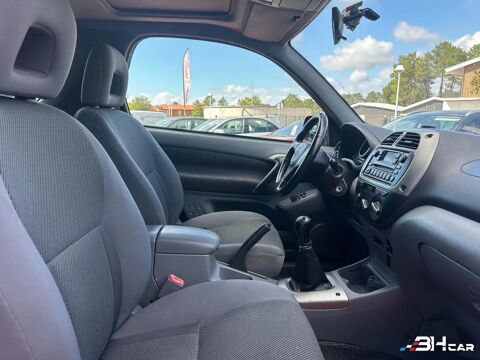 RAV 4 2.0 D4D 115 VX 4X4 2002 occasion 33980 Audenge