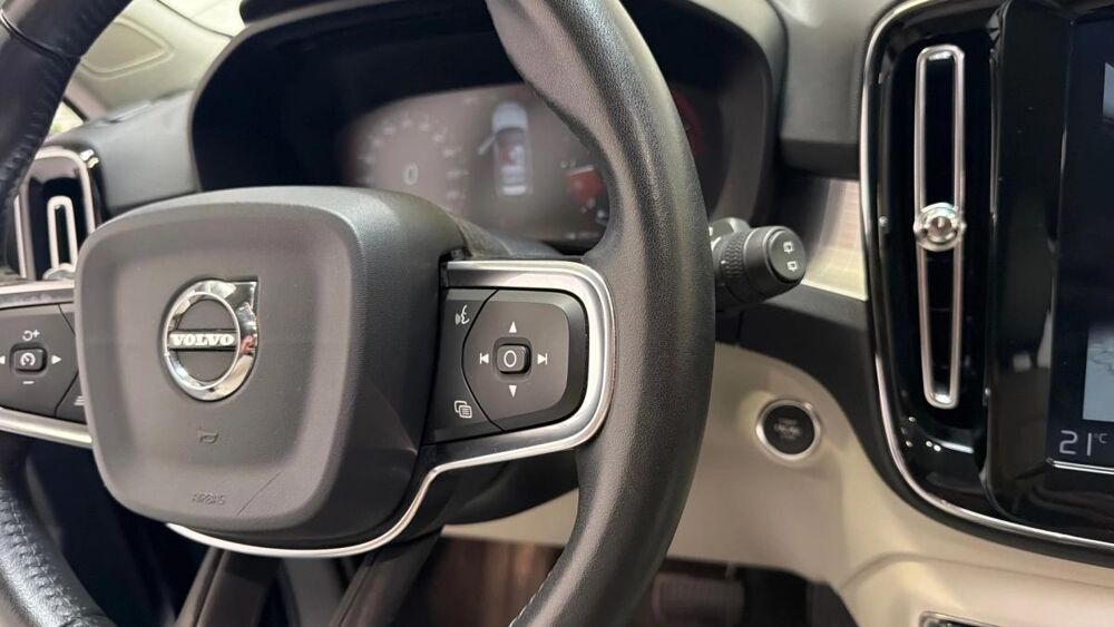 XC40 D4 AWD 190ch Momentum Geartronic 8 2018 occasion 91380 Chilly-Mazarin