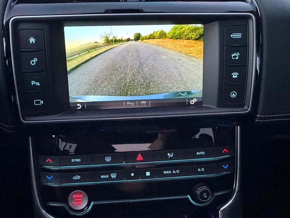 XE 2.0 D 180 R-SPORT BVA 2015 occasion 69330 MEYZIEU