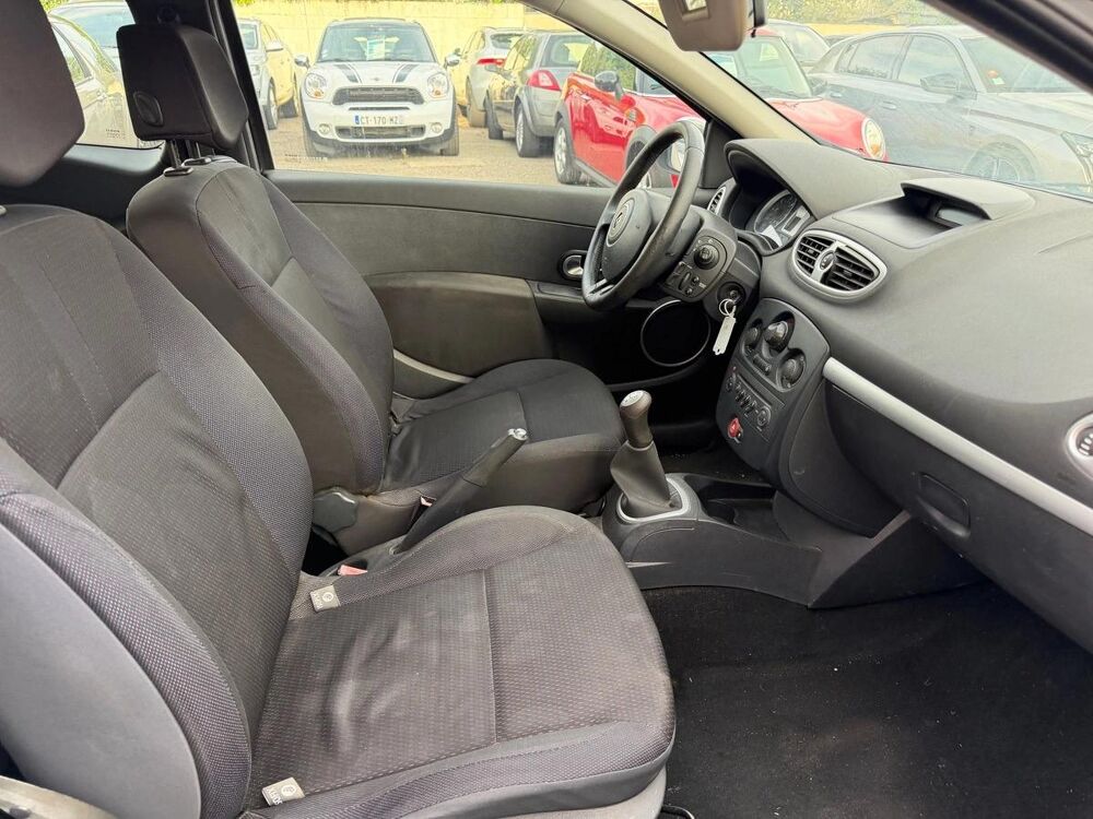 Clio 2006 occasion 69330 MEYZIEU
