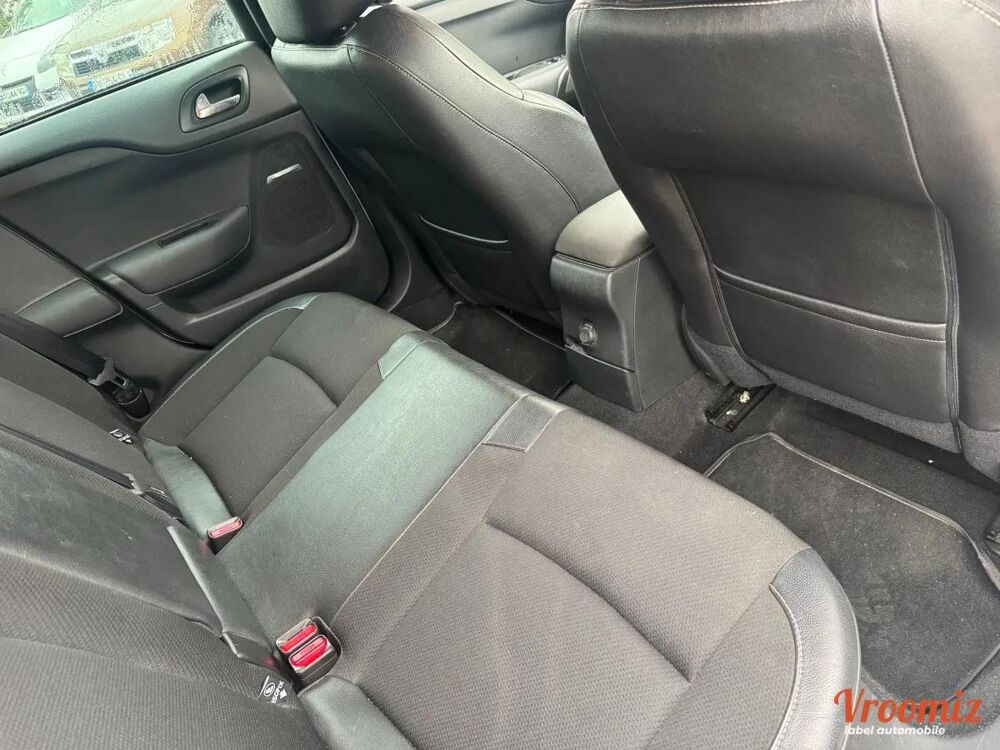 DS4 1.6 HDI 110 SOCHIC 2012 occasion 89340 Villeneuve-la-Guyard