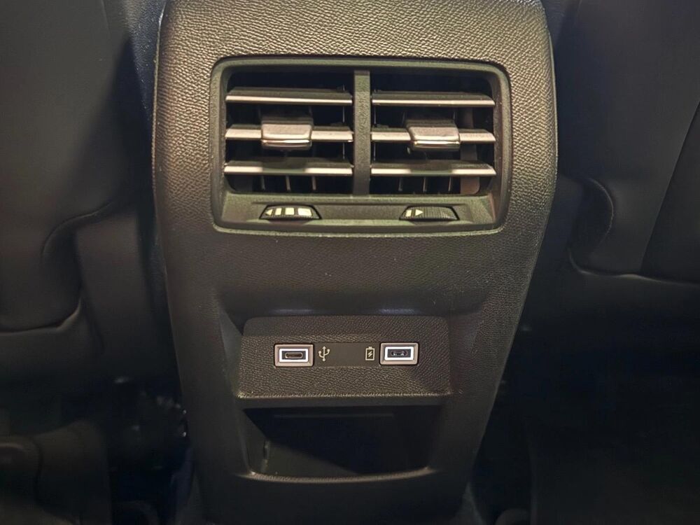 300 1.6 225H 180 PHEV HYBRID 13.2KWH PERFORMANCE LINE PLUS EAT B 2022 occasion 78410 Aubergenville