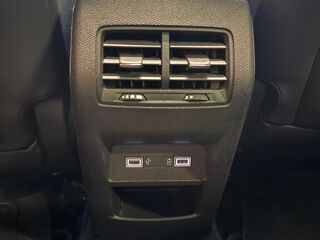 300 1.6 225H 180 PHEV HYBRID 13.2KWH PERFORMANCE LINE PLUS EAT B 2022 occasion 78410 Aubergenville