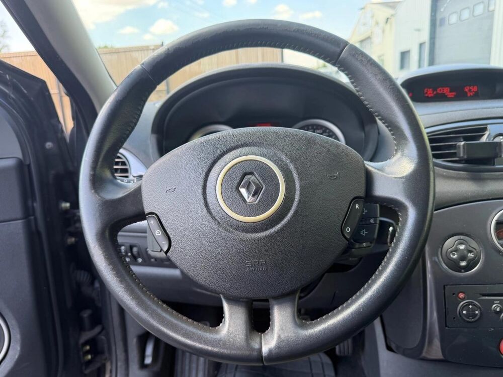 Clio 1.5 DCI 85 CONFORT PACK EXPRESSION CLIM 2006 occasion 78630 Orgeval