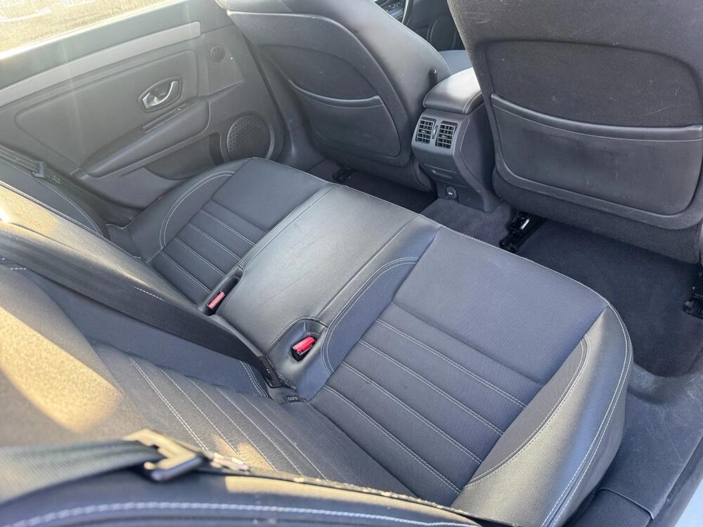 Laguna 1.5 DCI 110 PRIVILEGE 2011 occasion 89340 Villeneuve-la-Guyard