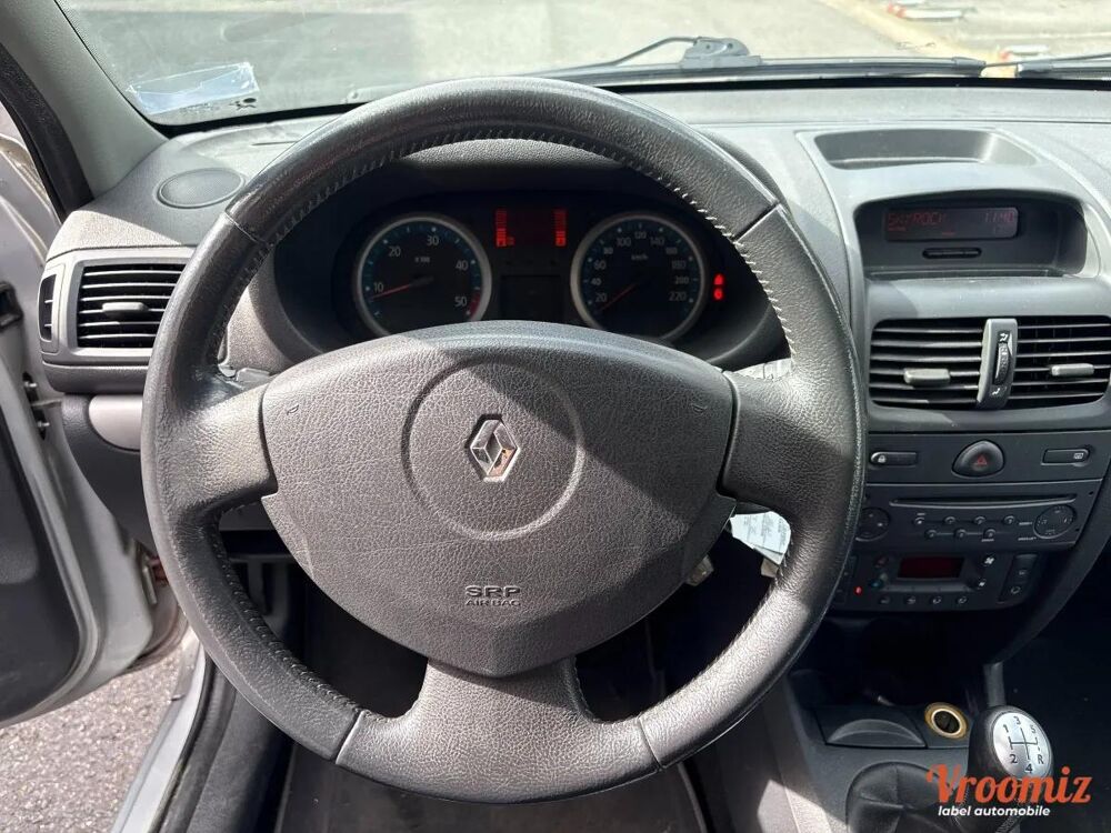 Clio 2007 occasion 95610 &Eacute;ragny