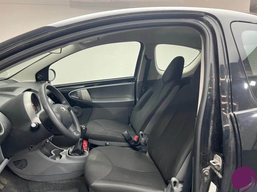 Aygo 1.0 VVTI 68 ch - Suivi Toyota 2011 occasion 59169 F&eacute;rin