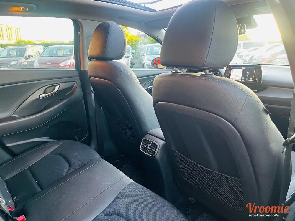 i30 FASTBACK 1.6 CRDI 135 CREATIVE 2017 occasion 41000 Blois