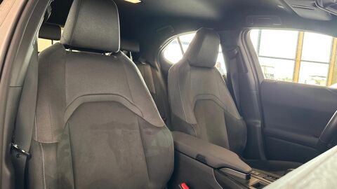 UX 2025 occasion 17600 Saujon