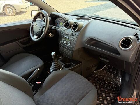 Fiesta 1.6 TDCI 90 GHIA 2006 occasion 77250 &Eacute;cuelles