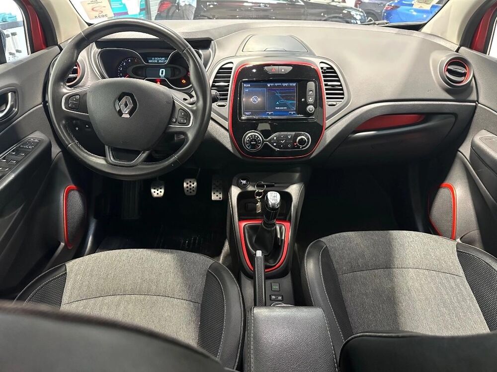 Captur DCI 110 Intens 2017 occasion 59494 Petite-For&ecirc;t