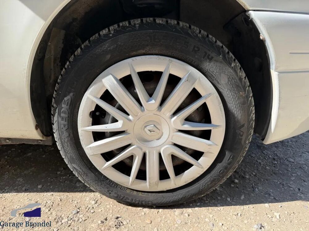 Clio 2000 occasion 69580 Sathonay-Camp