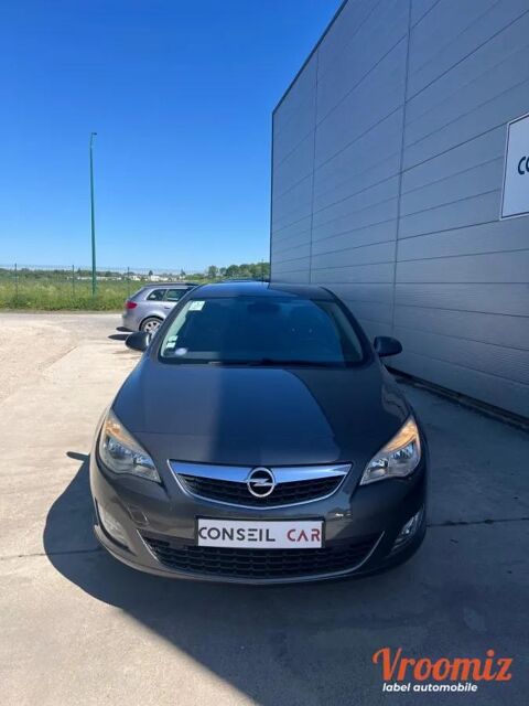 Astra 1.4 T 140 COSMO 2011 occasion 94520 P&eacute;rigny