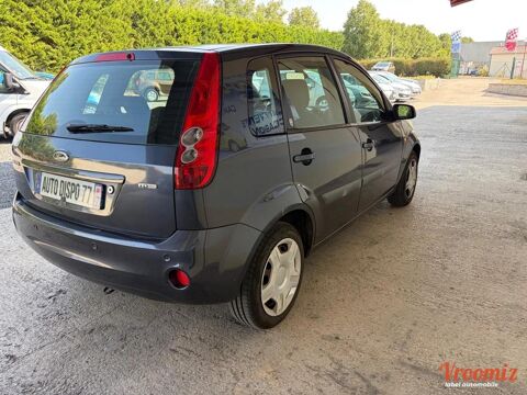 Fiesta 1.6 TDCI 90 GHIA 2006 occasion 77250 &Eacute;cuelles