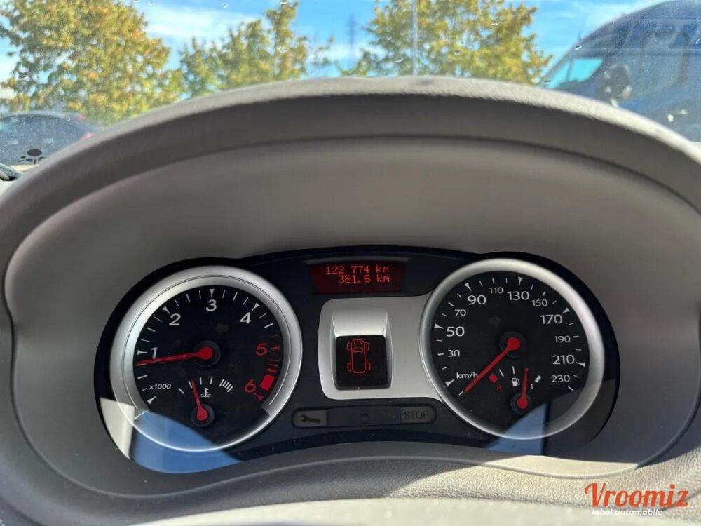 Clio 1.5 DCI 90 ENERGY INITIALE PARIS 2011 occasion 45770 Fleury-les-Aubrais