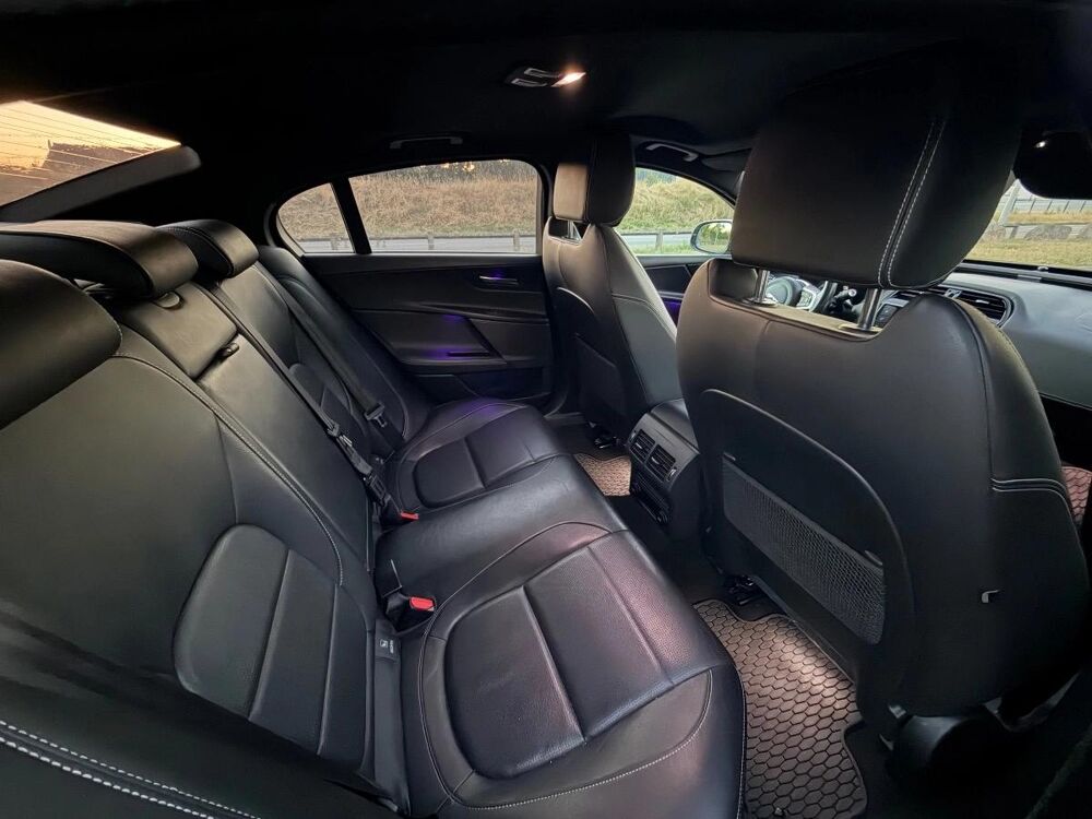 XE 2.0 D 180 R-SPORT BVA 2015 occasion 69330 MEYZIEU