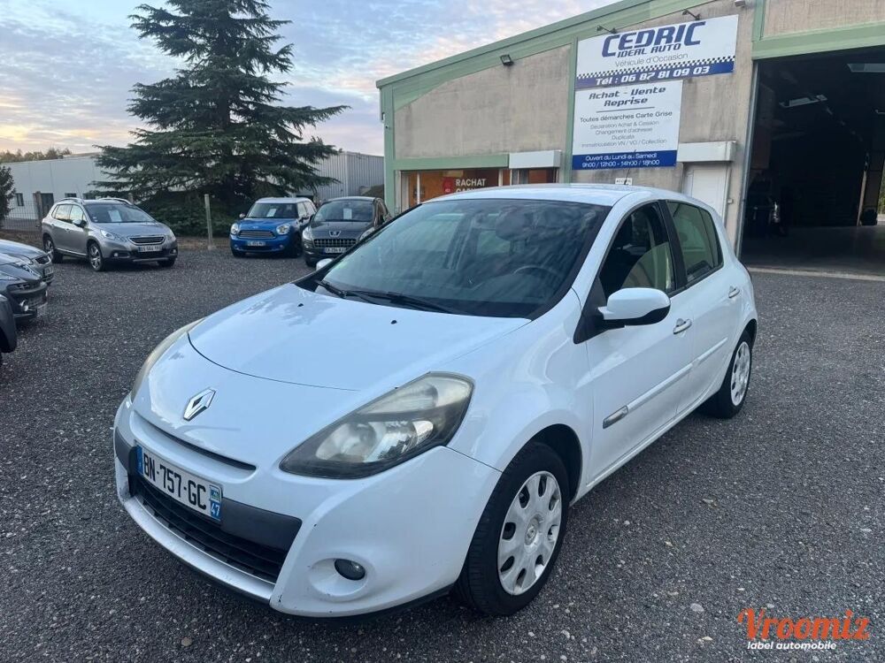 Clio 1.5 DCI 75 TOMTOM LIVE 2011 occasion 89340 Villeneuve-la-Guyard
