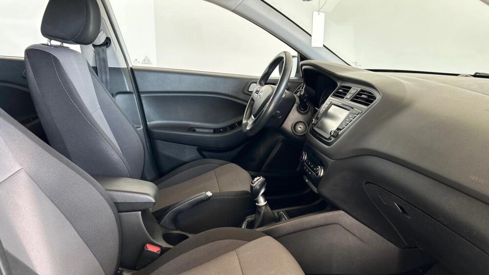 i20 1.4 CRDI Business Edition 2018 occasion 17600 Saujon