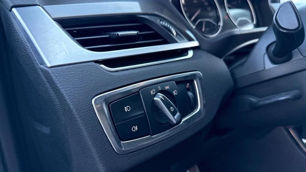 X1 xDrive 18 d xLine 2019 occasion 60200 Compi&egrave;gne