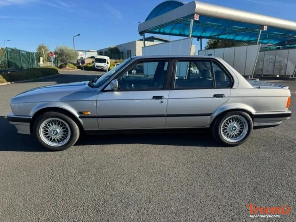 S&eacute;rie 3 325 I AUTOMATIQUE 1990 occasion 49570 Montjean-sur-Loire