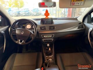 M&eacute;gane 1.5 DCI 95 ENERGY LIFE 2015 occasion 41000 Blois