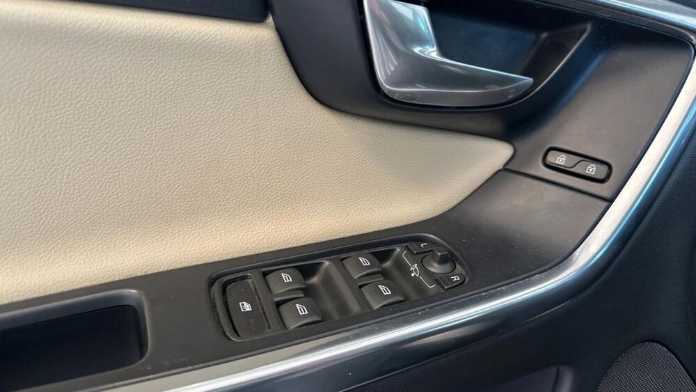 XC60 D5 AWD X&eacute;nium AWD 2014 occasion 17600 Saujon