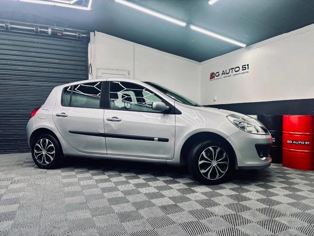 Clio 2006 occasion 51350 CORMONTREUIL