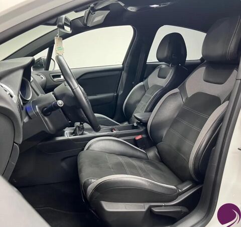 DS4 1.6 BLUEHDI 115 EXECUTIVE - Suivi Complet - Radar AV/Ar - Di 2016 occasion 59169 F&eacute;rin