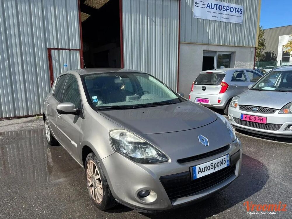 Clio 1.5 DCI 90 ENERGY INITIALE PARIS 2011 occasion 45770 Fleury-les-Aubrais