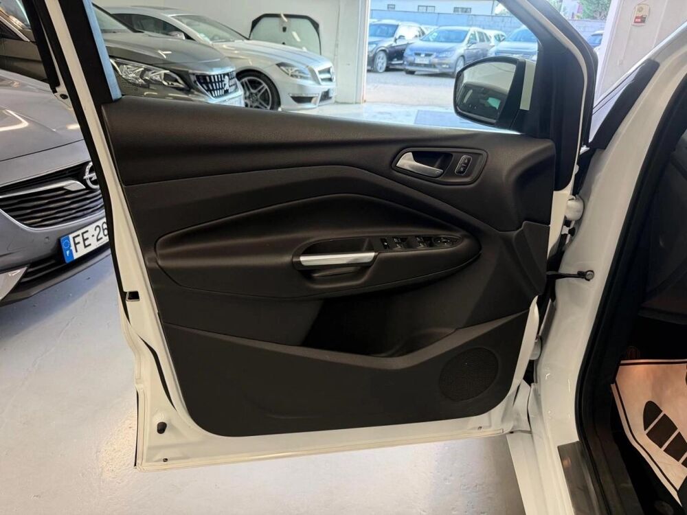 Kuga 2.0 TDCI 150 ST-LINE 4X2 START-STOP 2017 occasion 38230 CHAVANOZ
