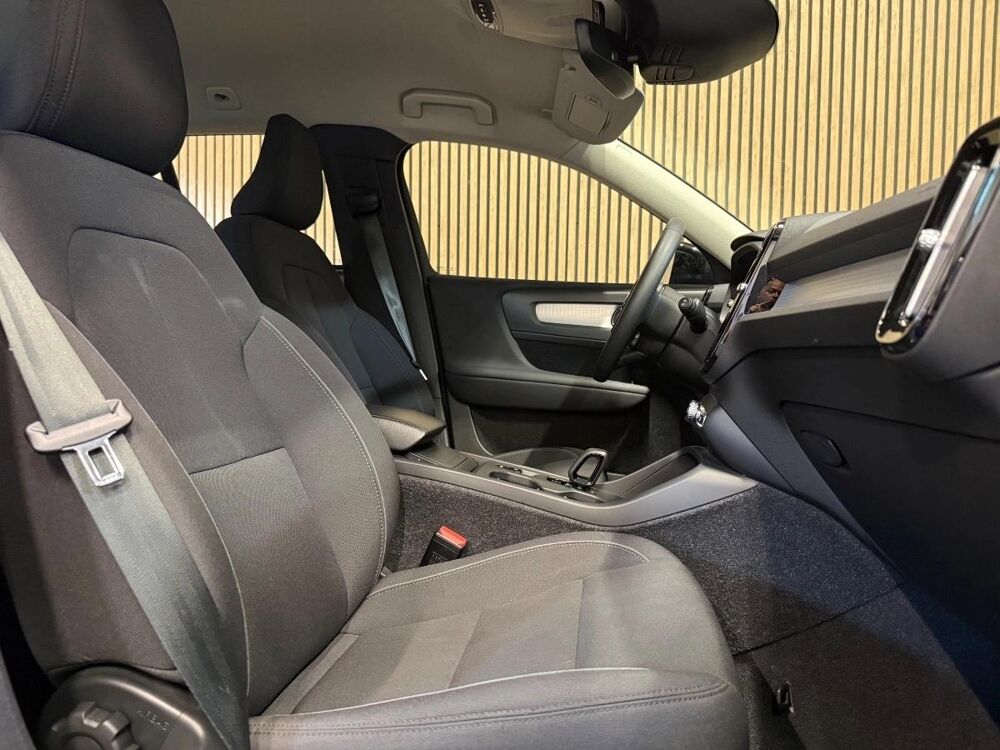 XC40 1.5 T2 130 MOMENTUM ESSENTIEL 2WD GEARTRONIC BVA 2022 occasion 78410 Aubergenville