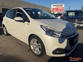 208 (2) 1.2 VTi 82 SIGNATURE 5P GPS FAIBLE KM 12 MOIS DE GARANTI 2018 occasion 78310 Coigni&egrave;res