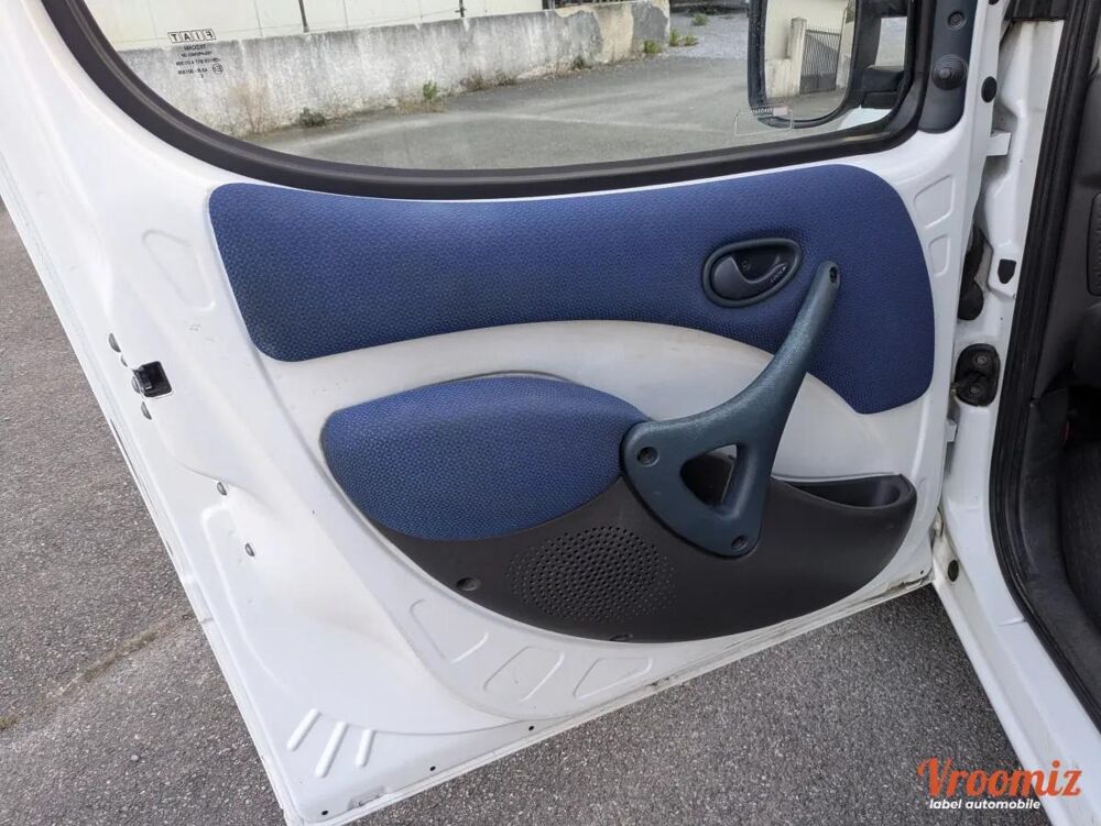Doblo COMBI 1.9 D 65 SX CLIM 2003 occasion 64110 Maz&egrave;res-Lezons