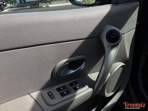 Clio 1.5 DCI 90 ENERGY INITIALE PARIS 2011 occasion 45770 Fleury-les-Aubrais