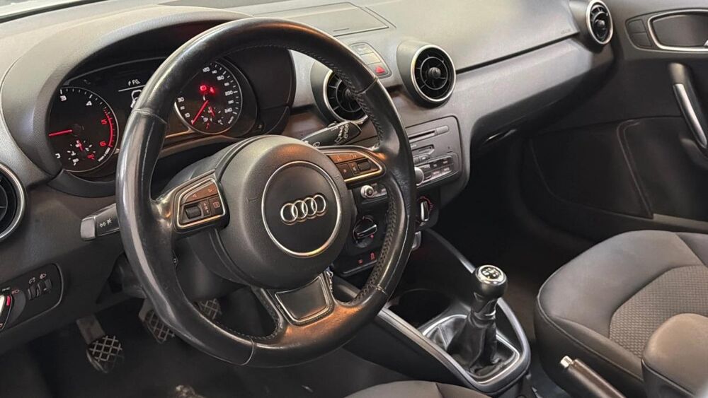 A1 1.6 TDI 90 Attraction S Line 2014 occasion 91380 Chilly-Mazarin