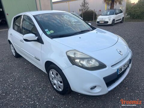 Clio 1.5 DCI 75 TOMTOM LIVE 2011 occasion 89340 Villeneuve-la-Guyard
