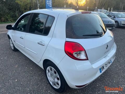 Clio 1.5 DCI 75 TOMTOM LIVE 2011 occasion 89340 Villeneuve-la-Guyard