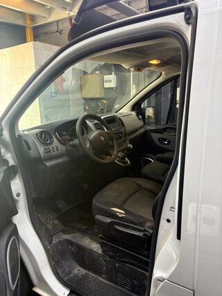 Trafic FOURGON 1.6 DCI 95 1T2 L1H1 GRAND-CONFORT START-STOP 2017 occasion 91250 SAINTRY-SUR-SEINE