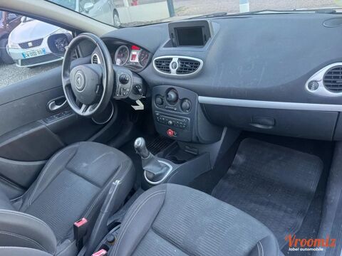 Clio 1.5 DCI 75 TOMTOM LIVE 2011 occasion 89340 Villeneuve-la-Guyard