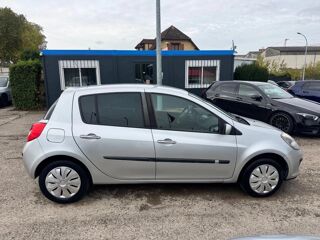 Clio 1.6 90 EDITION DYNAMIQUE 2007 occasion 10120 Saint-Andr&eacute;-les-Vergers