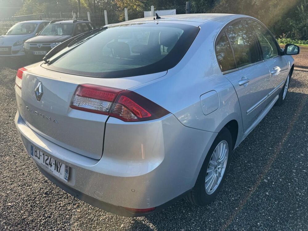 Laguna 1.5 DCI 110 PRIVILEGE 2011 occasion 89340 Villeneuve-la-Guyard