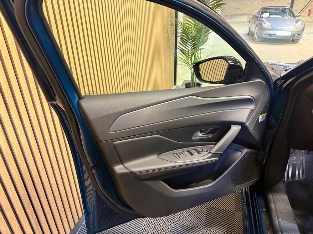308 GENERATION-III 1.2 145H 135 MHEV HYBRID GT E-DCS6 BVA 2025 occasion 78410 Aubergenville