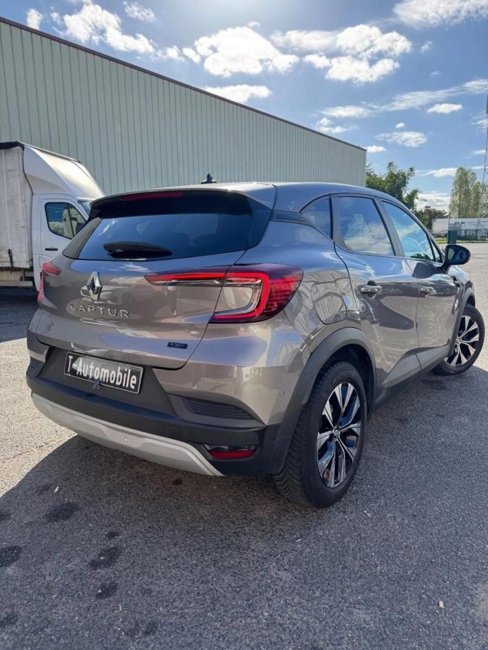 Captur 1.6 E-TECH 145H 90 HYBRID FULL-HYBRID 1.2KWH TECHNO BVA 2023 occasion 45140 ORMES