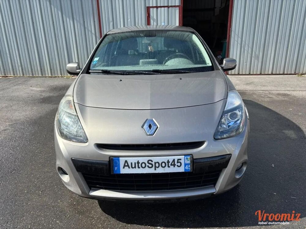 Clio 1.5 DCI 90 ENERGY INITIALE PARIS 2011 occasion 45770 Fleury-les-Aubrais