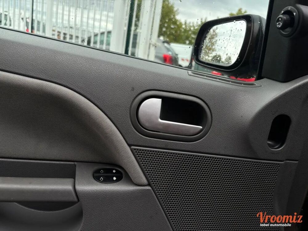 Fiesta 1.4 80 AMBIENTE BVA 2003 occasion 45770 Fleury-les-Aubrais