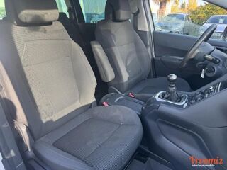 5008 1.6 HDI 110 PREMIUM 2012 occasion 89340 Villeneuve-la-Guyard