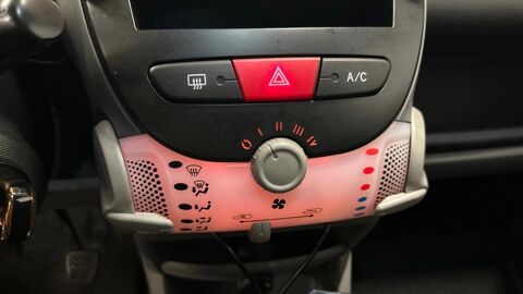 C1 1.0 70 EXCLUSIVE SENSODRIVE BVA 2011 occasion 76190 Auzebosc