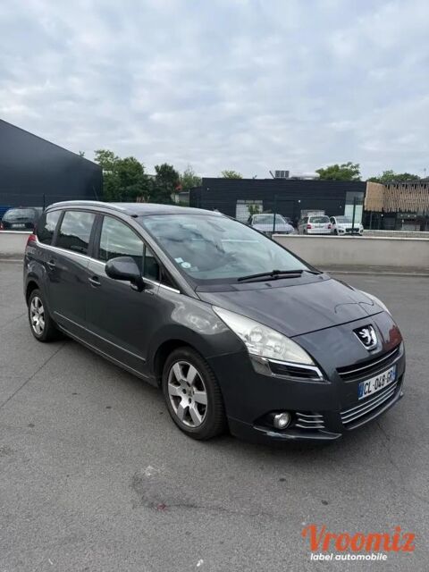 Peugeot 5008 1.6 E-HDI 110 cv / BO&Icirc;TE AUTO / 7 