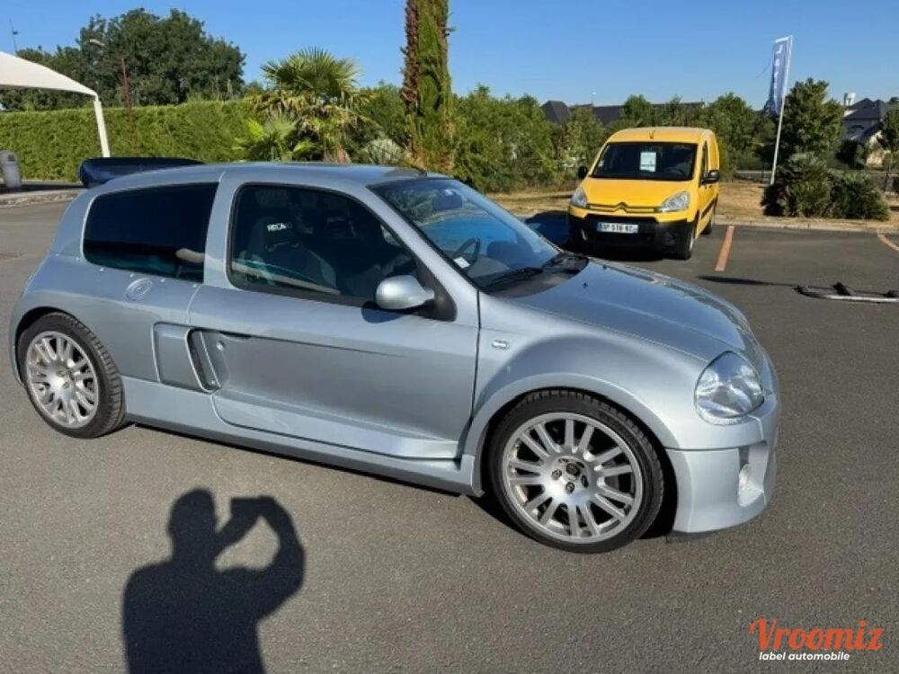 Clio 2001 occasion 49570 Montjean-sur-Loire